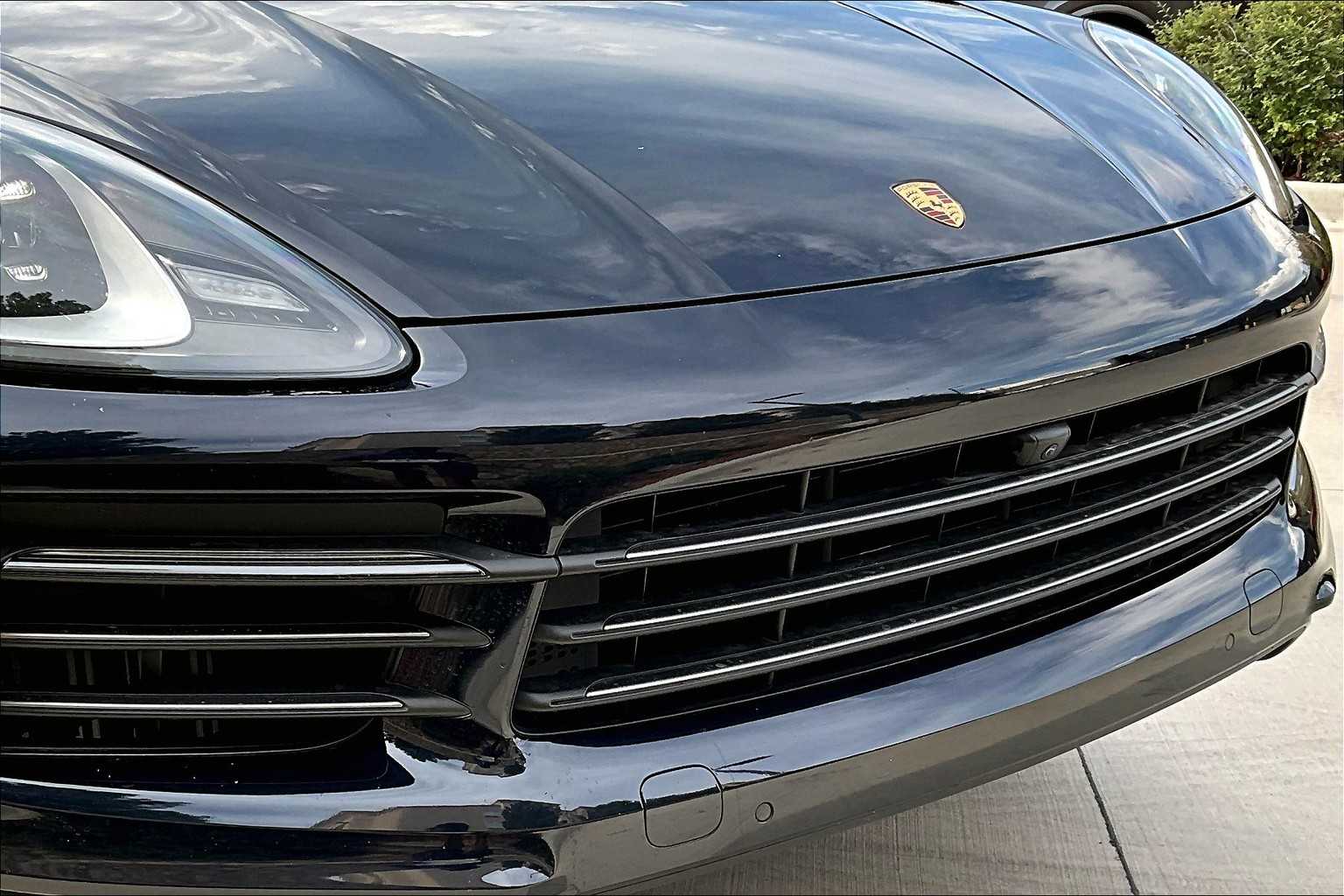 2023 Porsche Cayenne Turbo photo 19