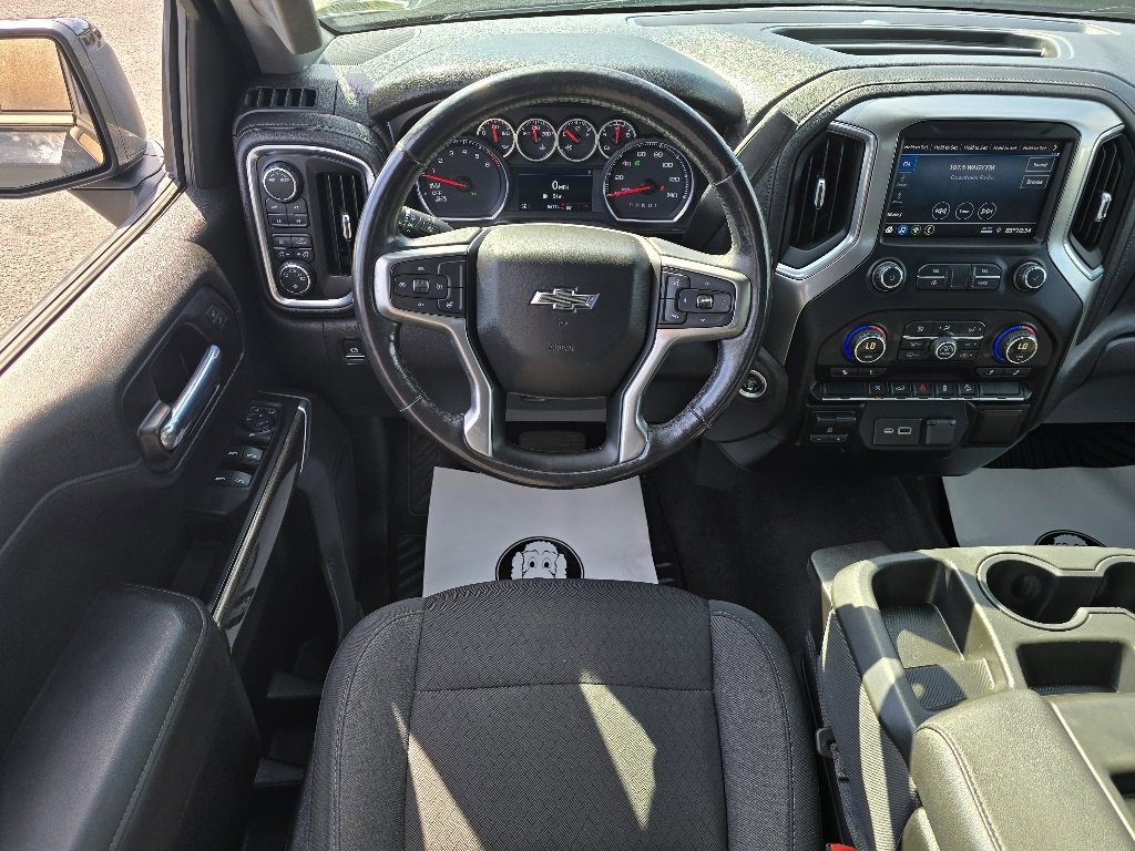 2020 Chevrolet Silverado 1500 RST photo 3