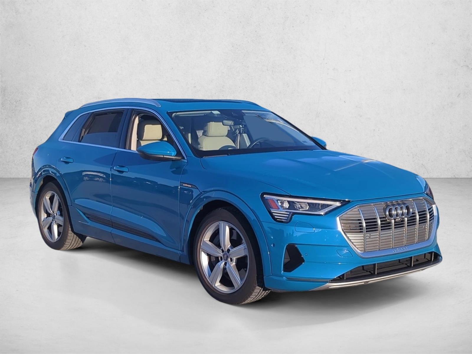 2019 Audi e-tron Premium Plus photo 3