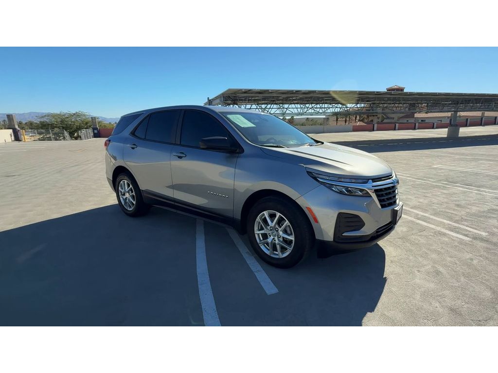 2024 Chevrolet Equinox LS photo 2