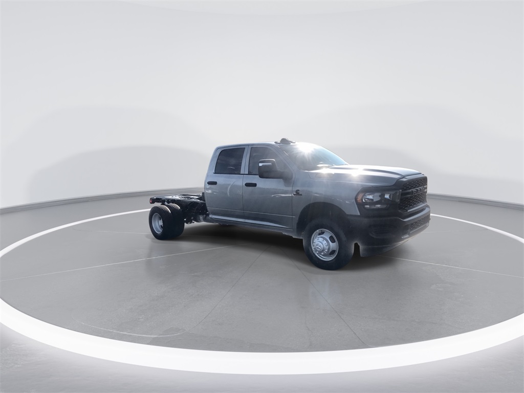 2023 Ram 3500 Tradesman photo 2