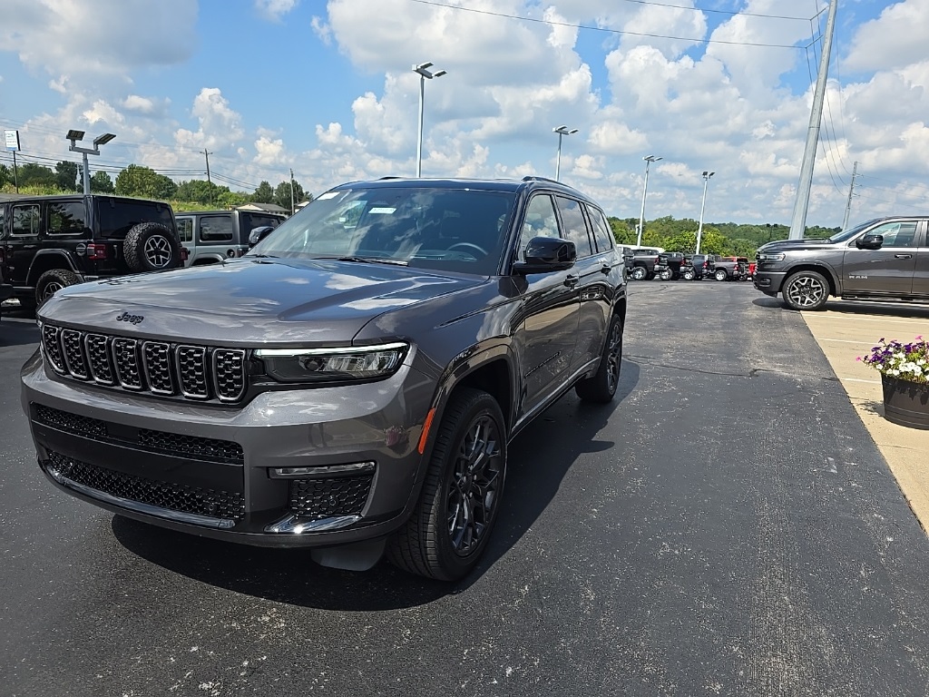 2025 Jeep Grand Cherokee L Summit Reserve photo 2