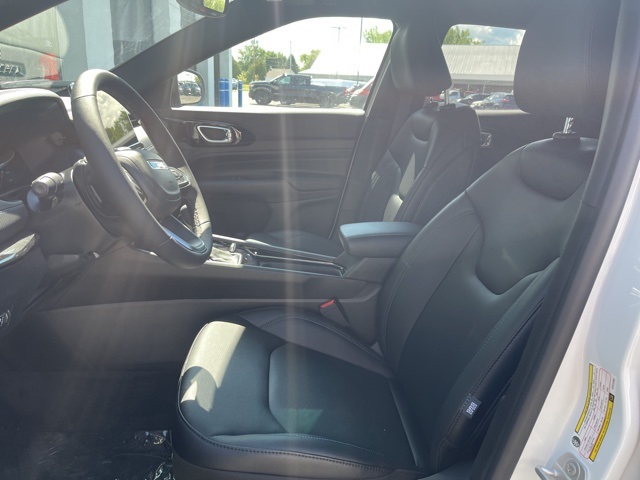2025 Jeep Compass Limited photo 10