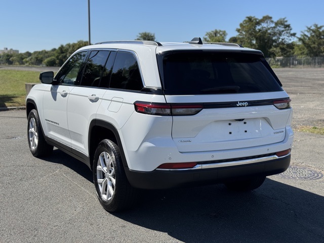 2022 Jeep Grand Cherokee Limited photo 3