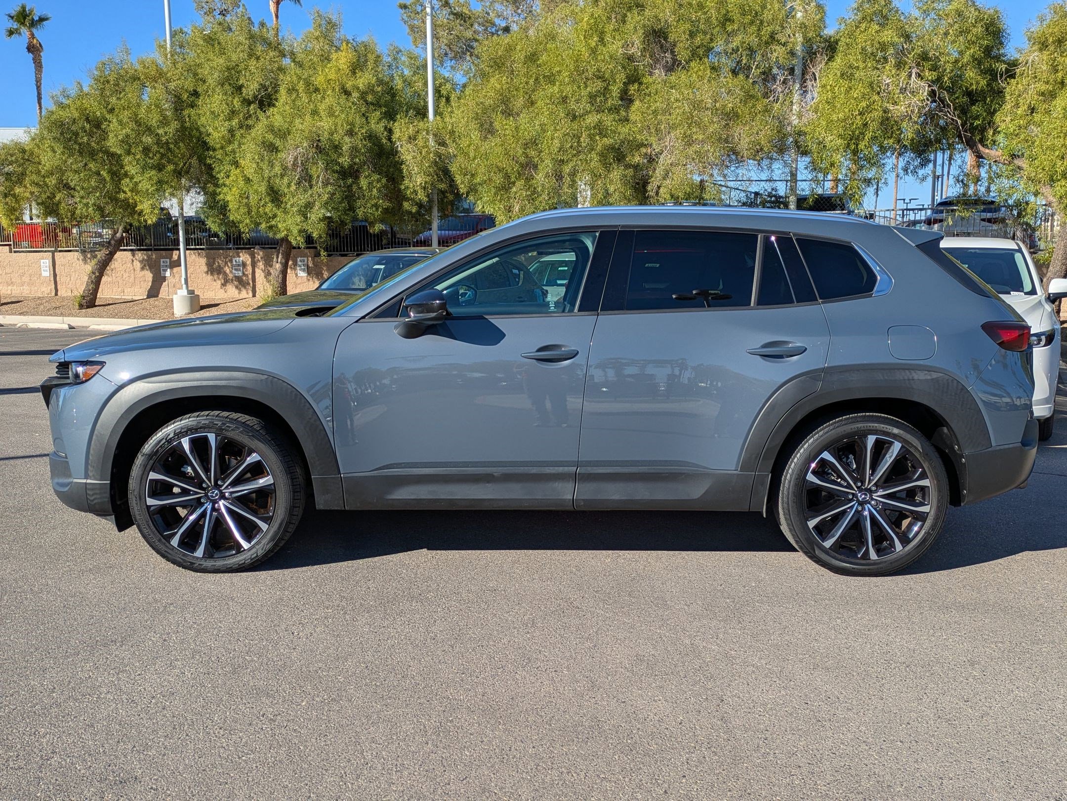 2023 Mazda CX-50 2.5 Premium Plus photo 2