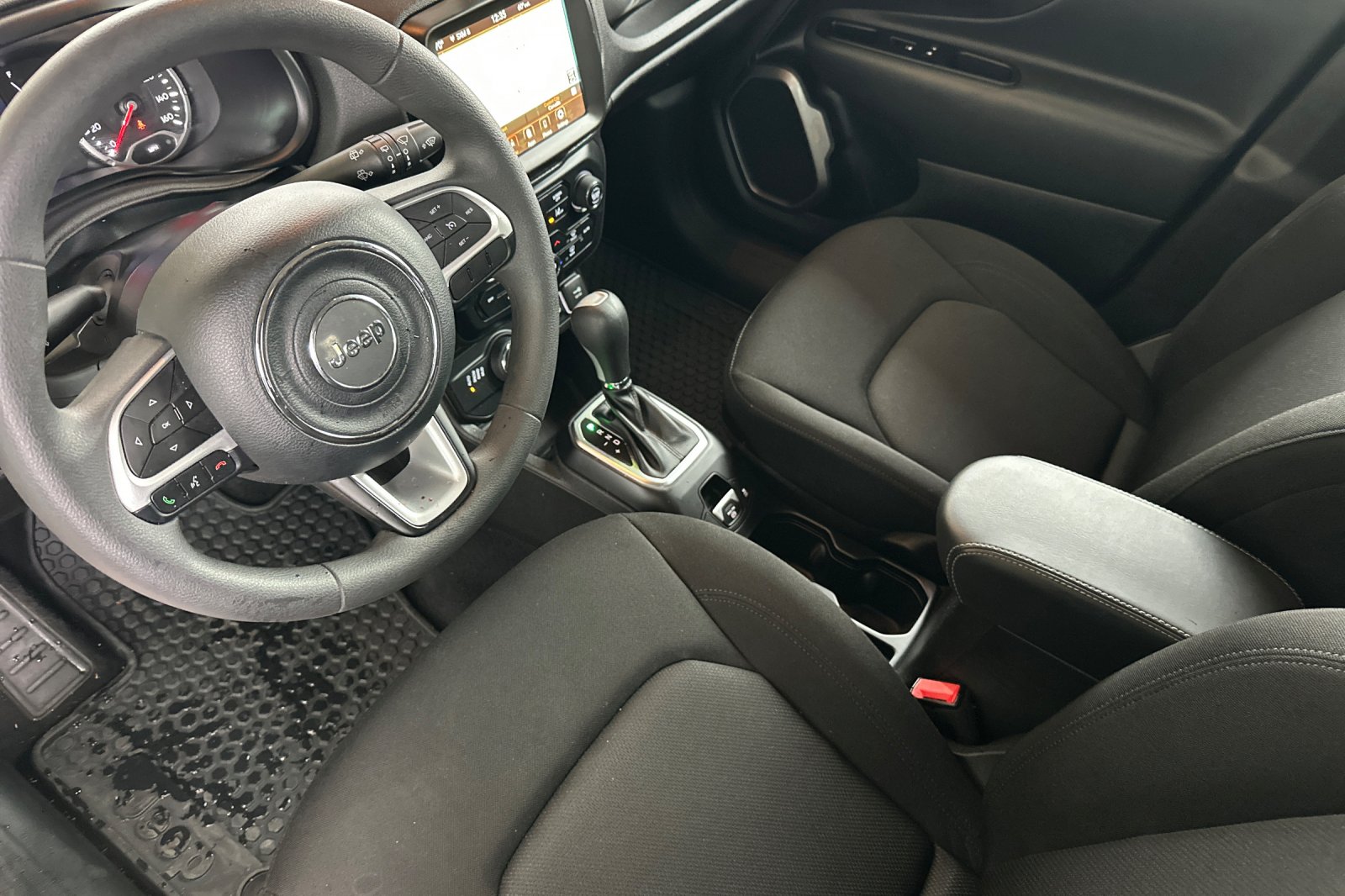 2023 Jeep Renegade Latitude Upland photo 9