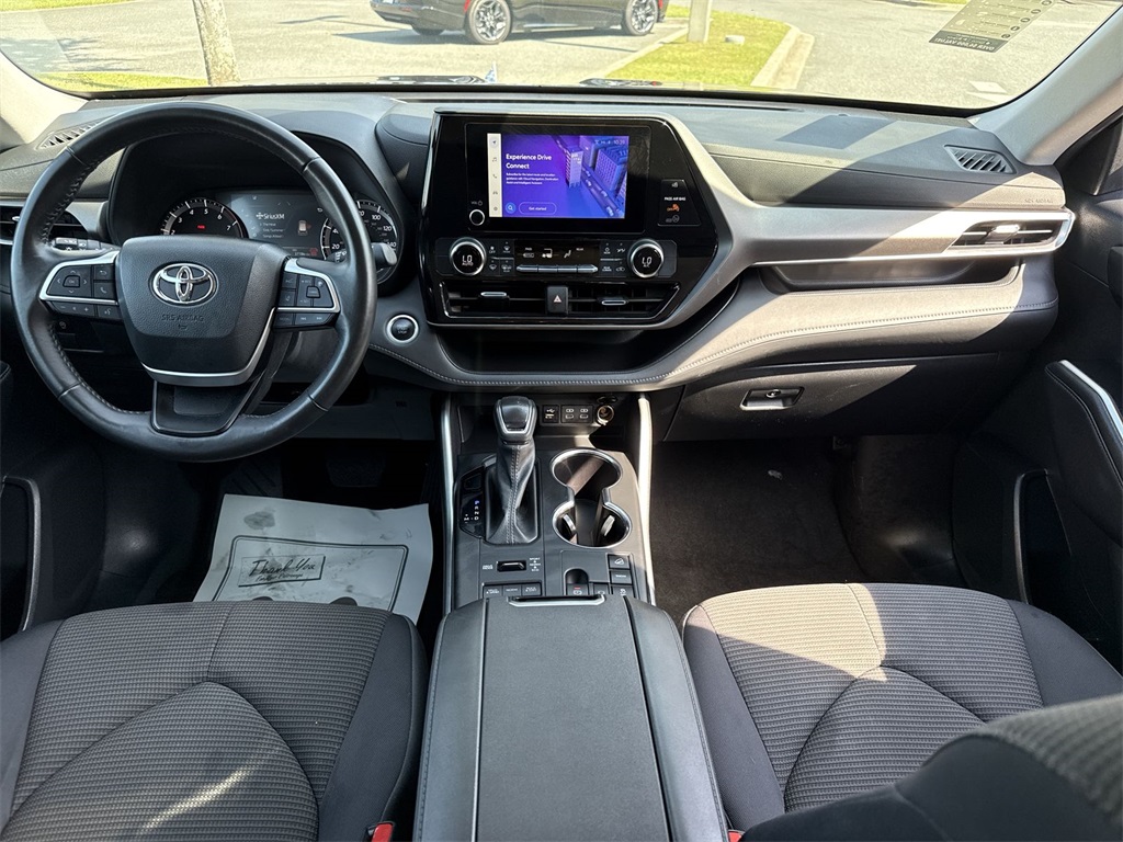 2024 Toyota Highlander LE photo 23