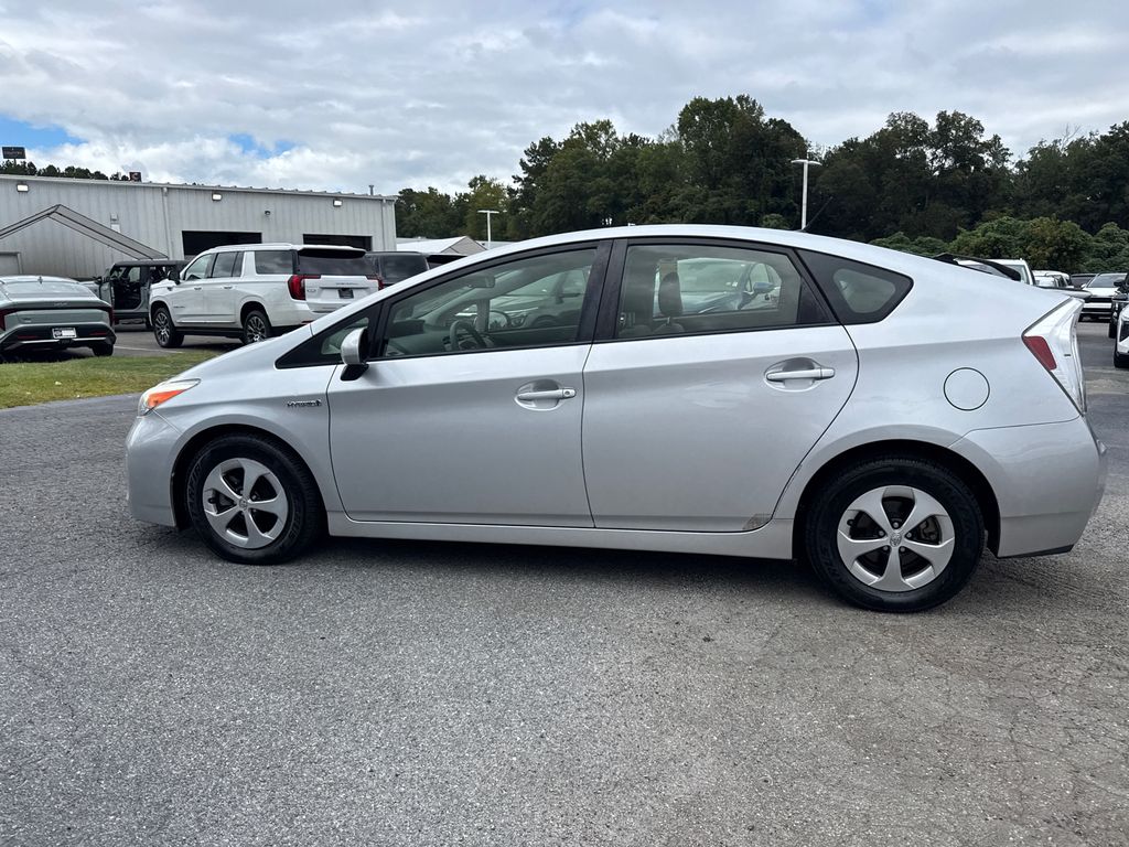 2015 Toyota Prius Four photo 6