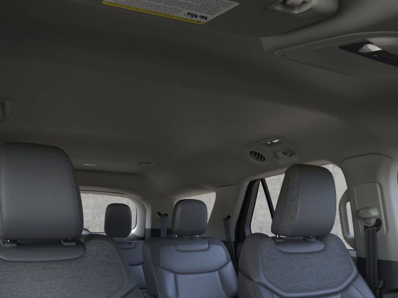 2025 Ford Explorer photo 17