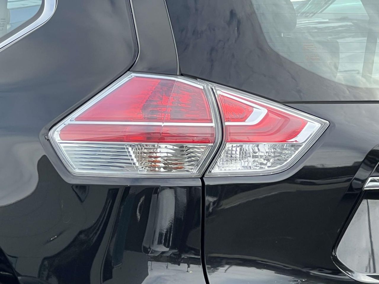 2016 Nissan Rogue S photo 4