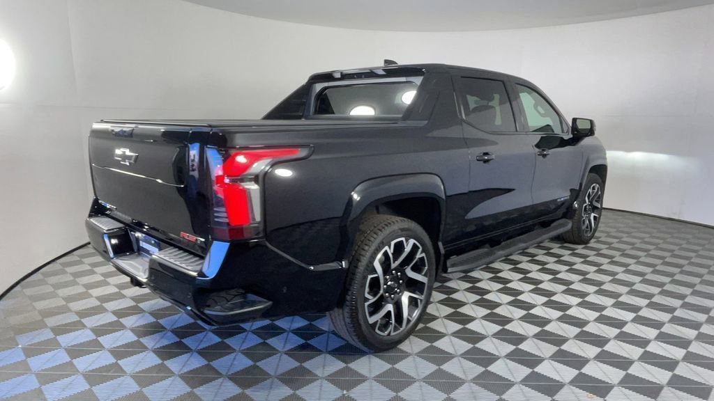 2025 Chevrolet Silverado EV RST photo 4