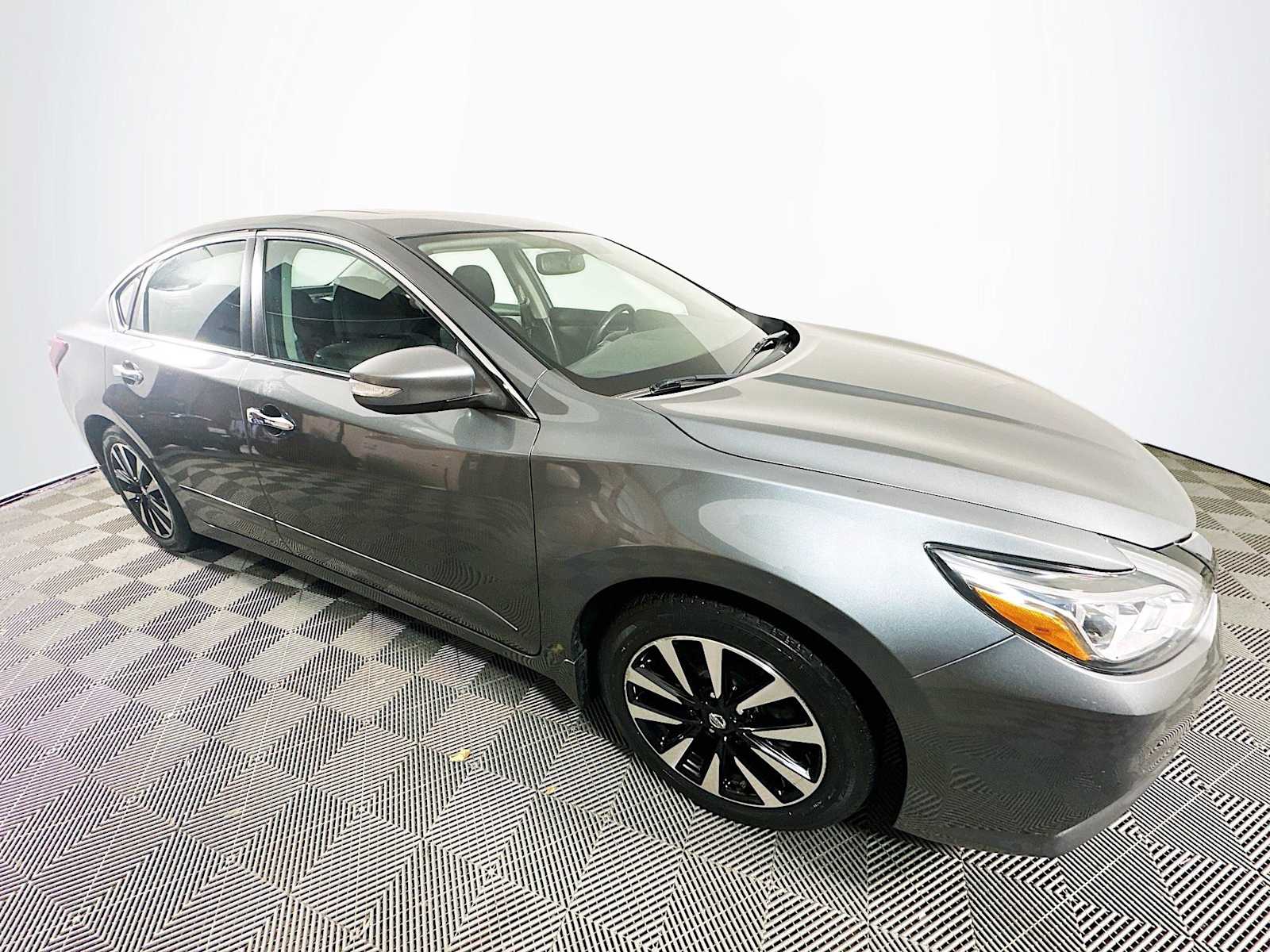 2018 Nissan Altima 2.5 SV photo 3