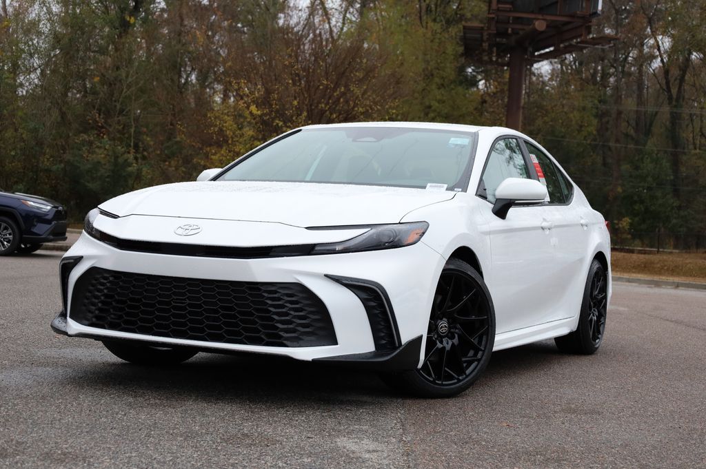 2026 Toyota Camry SE's photo