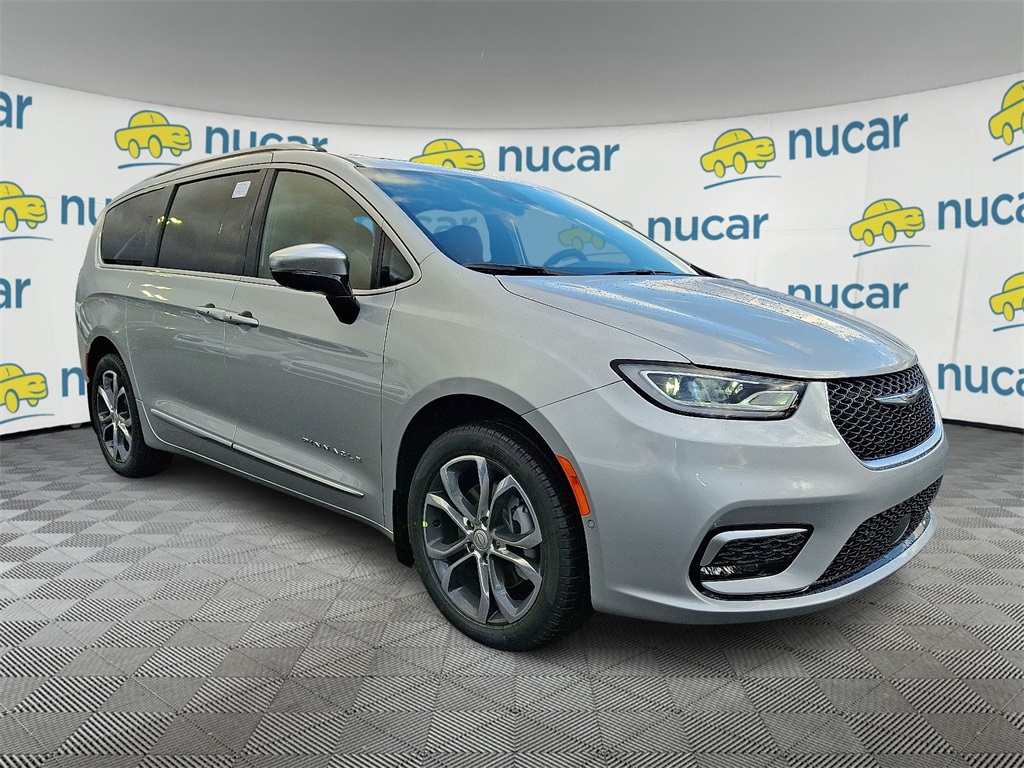 2026 Chrysler Pacifica Pinnacle's photo