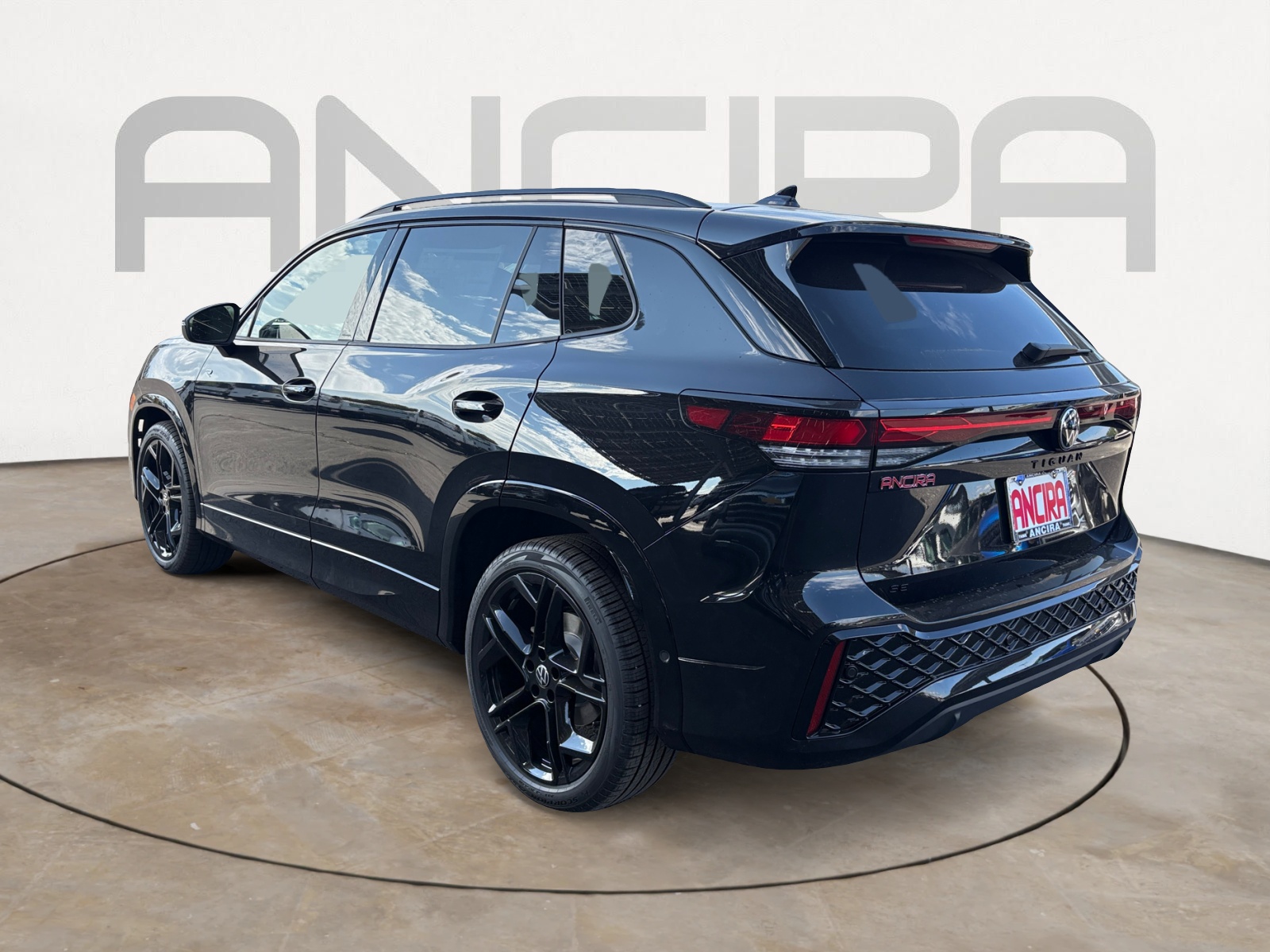 2025 Volkswagen Tiguan SE R-Line Black photo 5