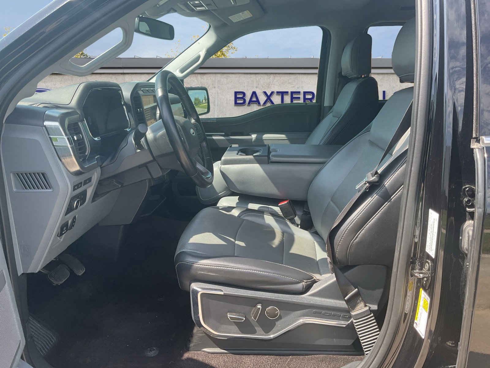 2021 Ford F-150 Lariat photo 2