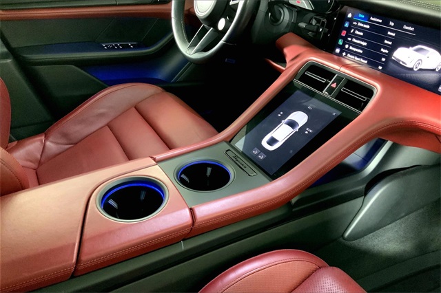 2020 Porsche Taycan Turbo photo 16