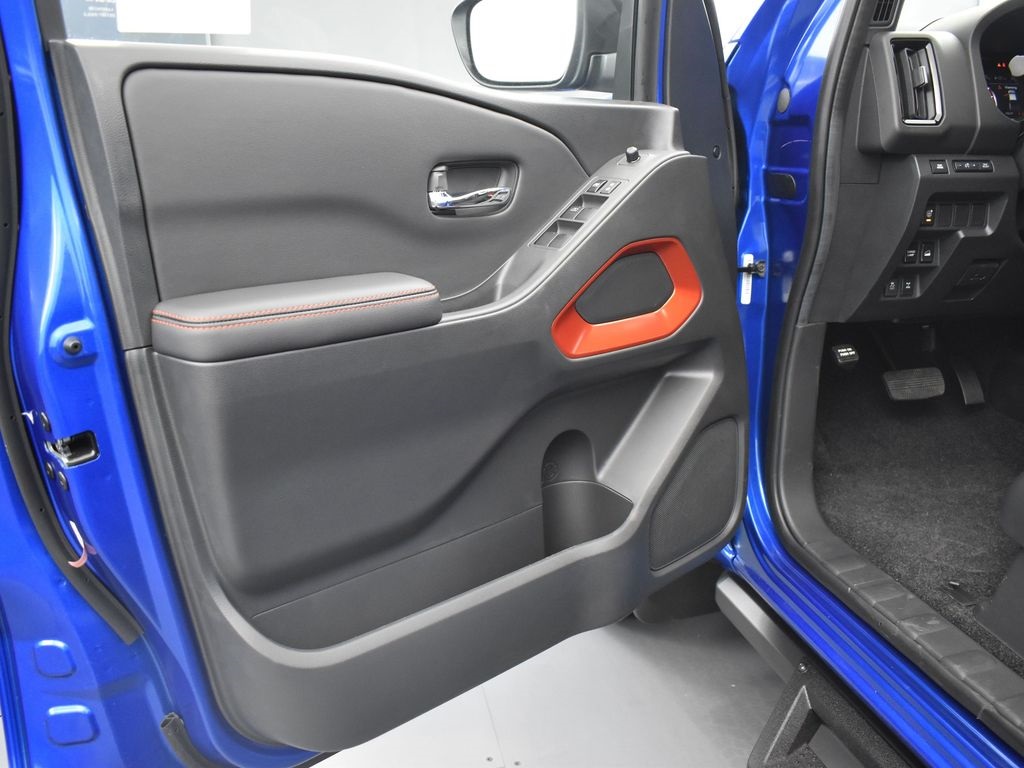 2025 Nissan Frontier photo 27