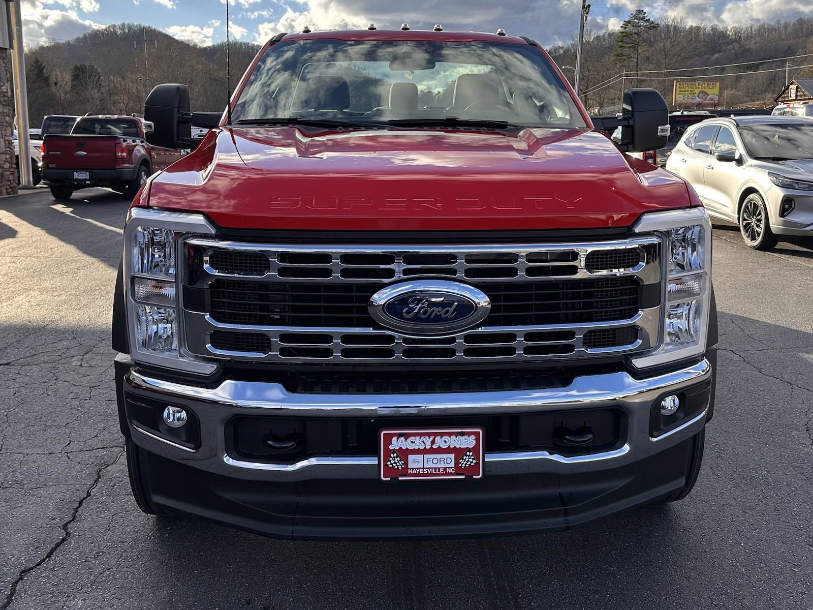 2024 Ford F-600 photo 4