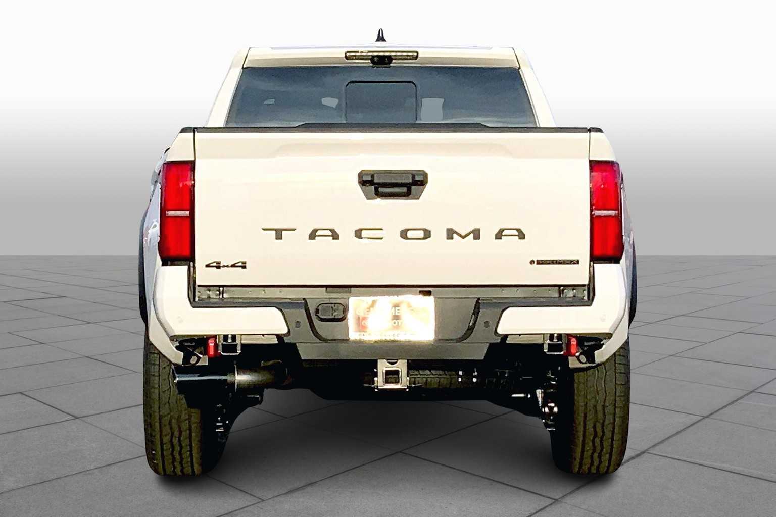 2025 Toyota Tacoma TRD Off-Road photo 4
