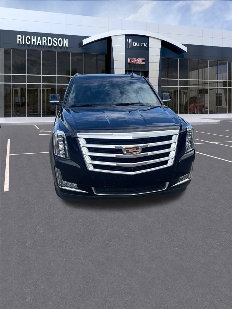 2020 Cadillac Escalade Luxury photo 4