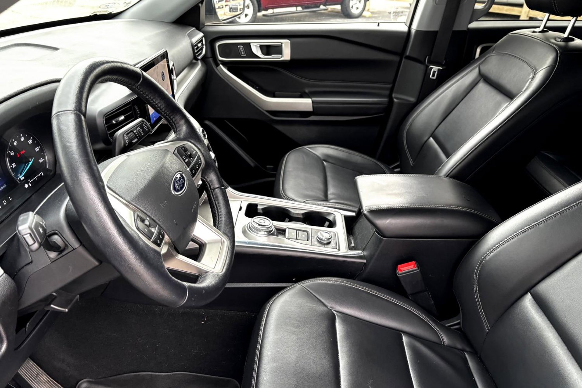 2022 Ford Explorer XLT photo 7