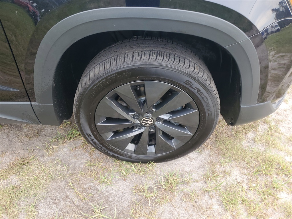2024 Volkswagen Taos S photo 3