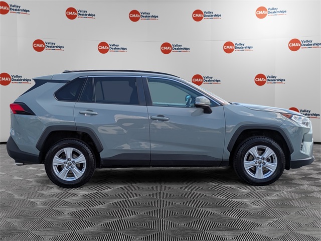 2021 Toyota RAV4 XLE photo 4