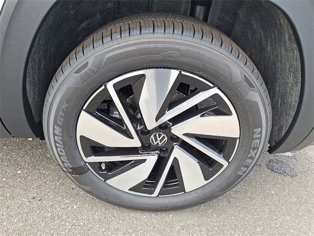 2026 Volkswagen Atlas SE Technology photo 3