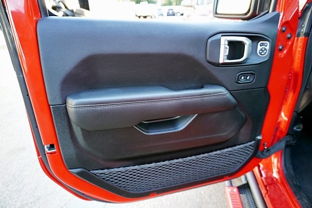 Certified Used 2022 Red Jeep Unlimited Rubicon 392 image 27