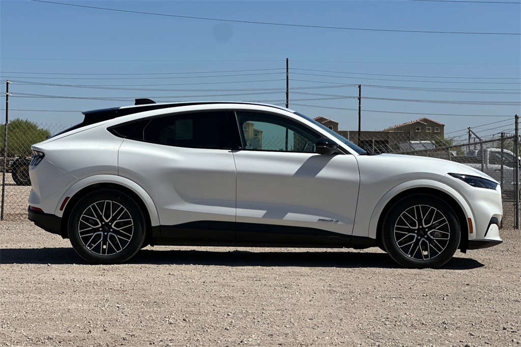 2025 Ford Mustang Mach-E Premium photo 3