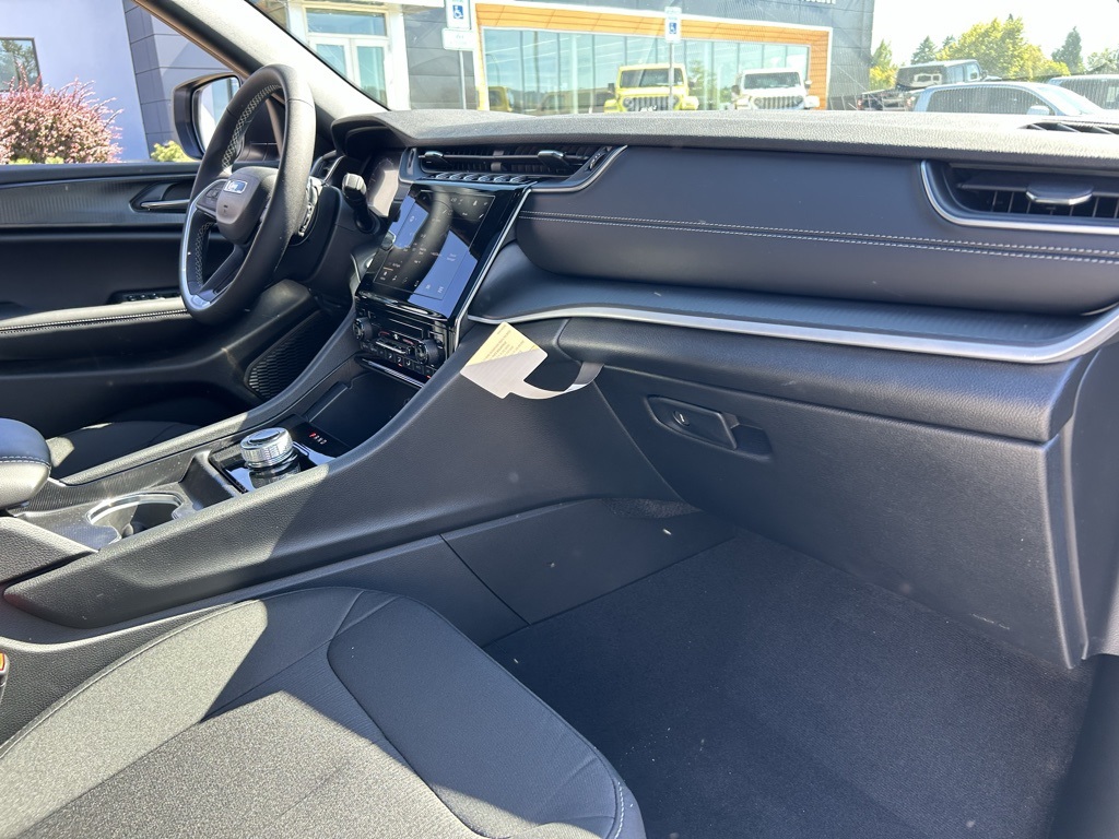 2025 Jeep Grand Cherokee Laredo X photo 27