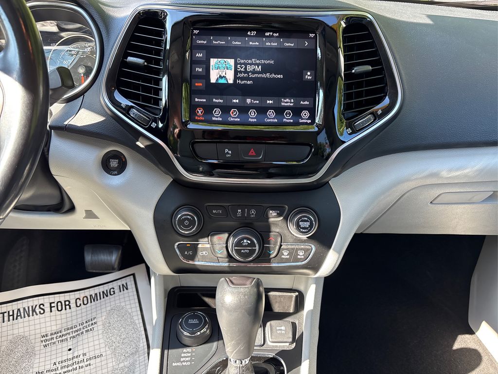 2019 Jeep Cherokee Limited photo 17