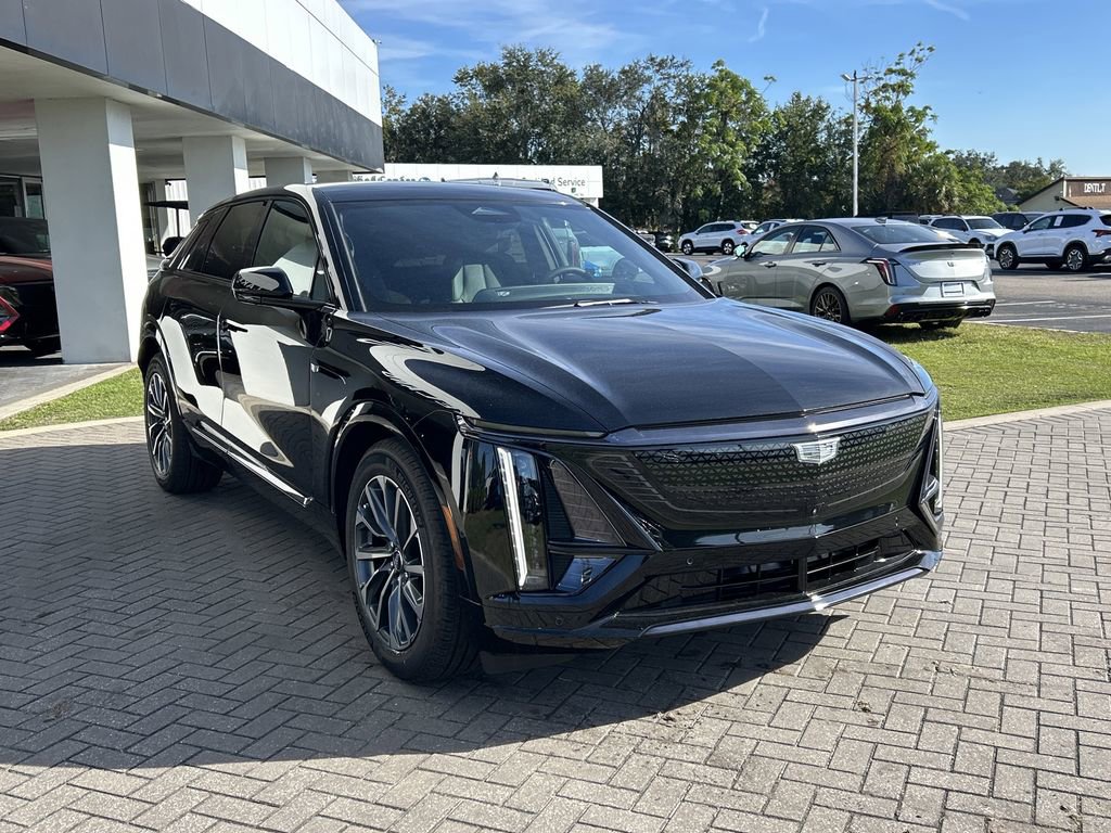 2026 Cadillac Lyriq Sport photo 2