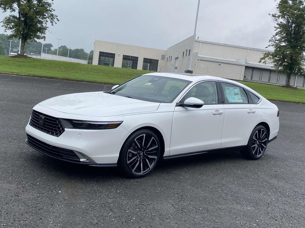2025 Honda Accord Hybrid Touring photo 2