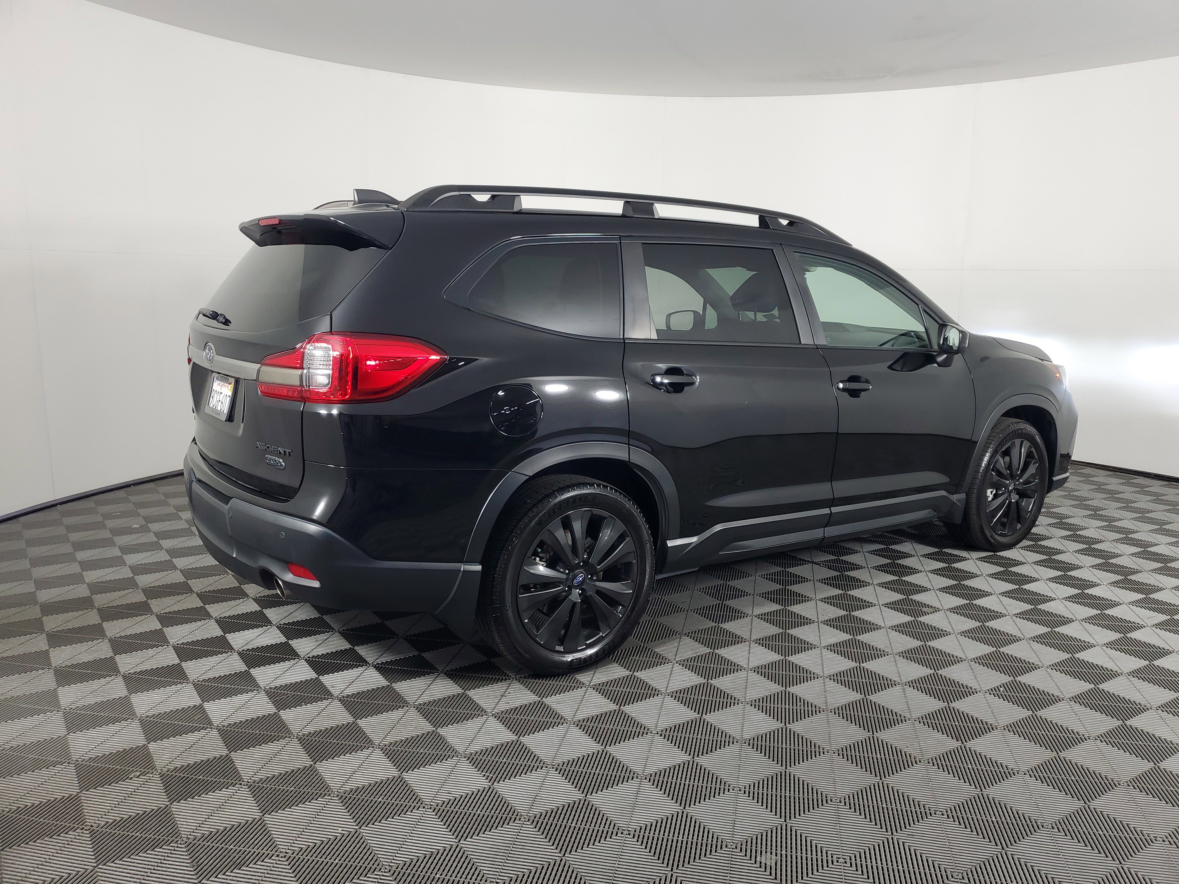 Used 2022 Crystal Black Silica Subaru Onyx Edition image 4