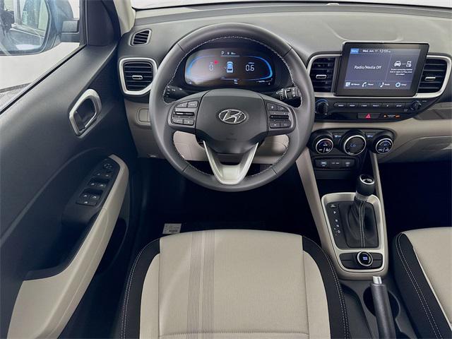 2025 Hyundai Venue SEL photo 27