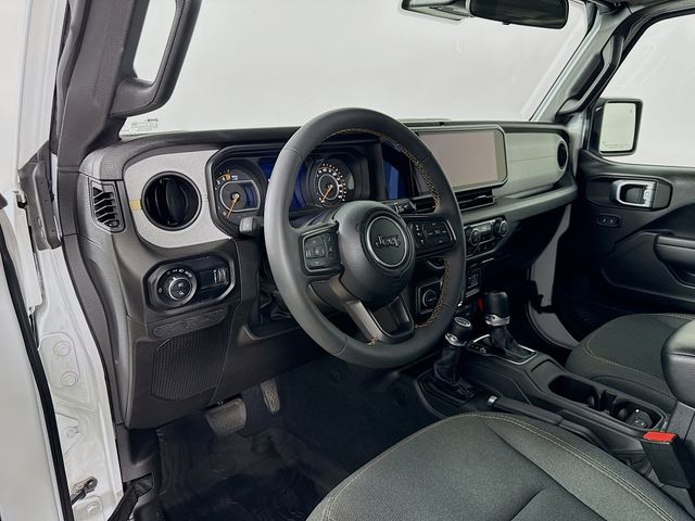 2024 Jeep Gladiator Willys photo 9