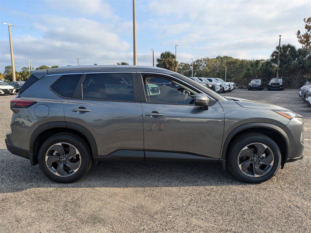2025 Nissan Rogue SV photo 3