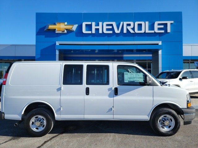 2024 Chevrolet Express 2500 Work Van photo 3