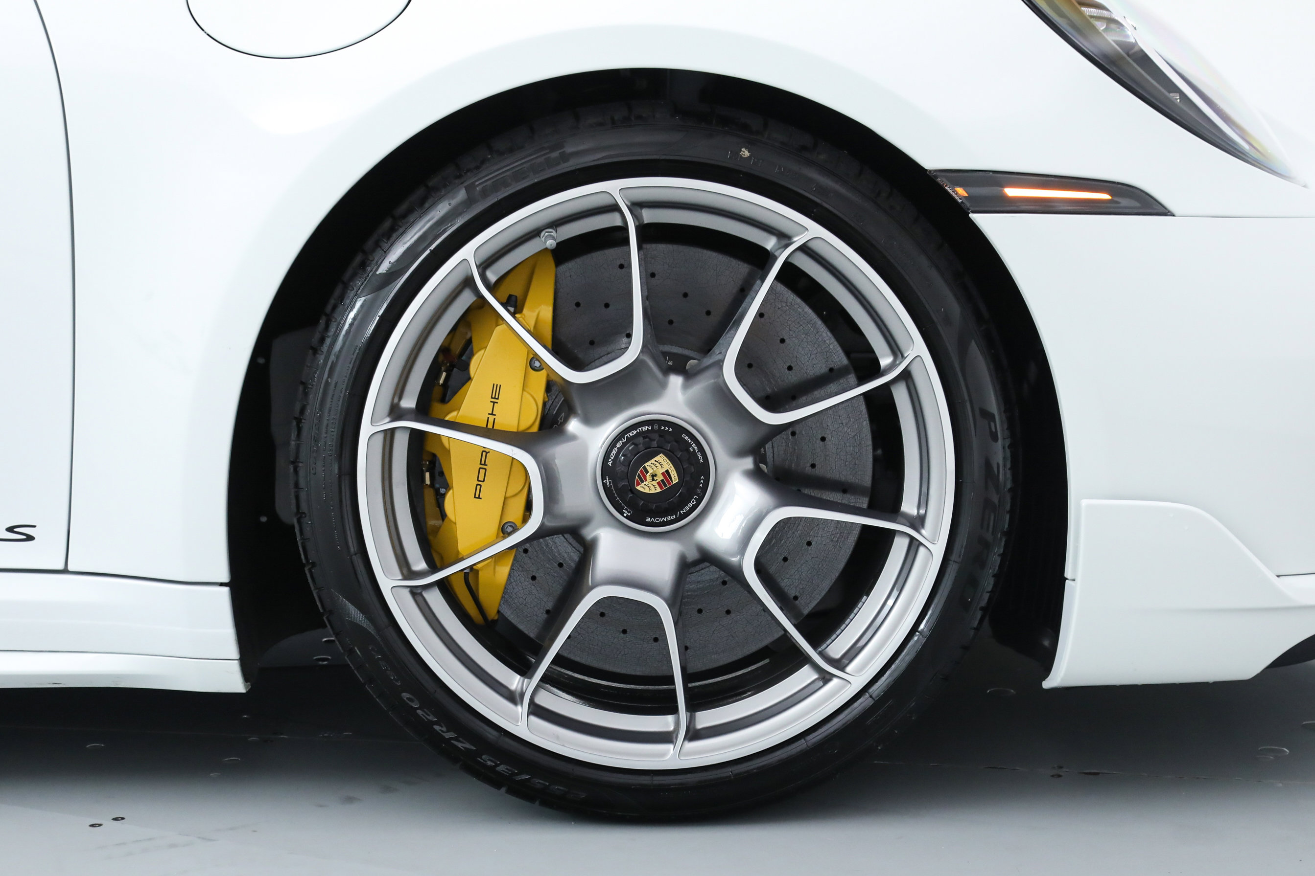 2025 Porsche 911 Turbo S Cabriolet photo 36