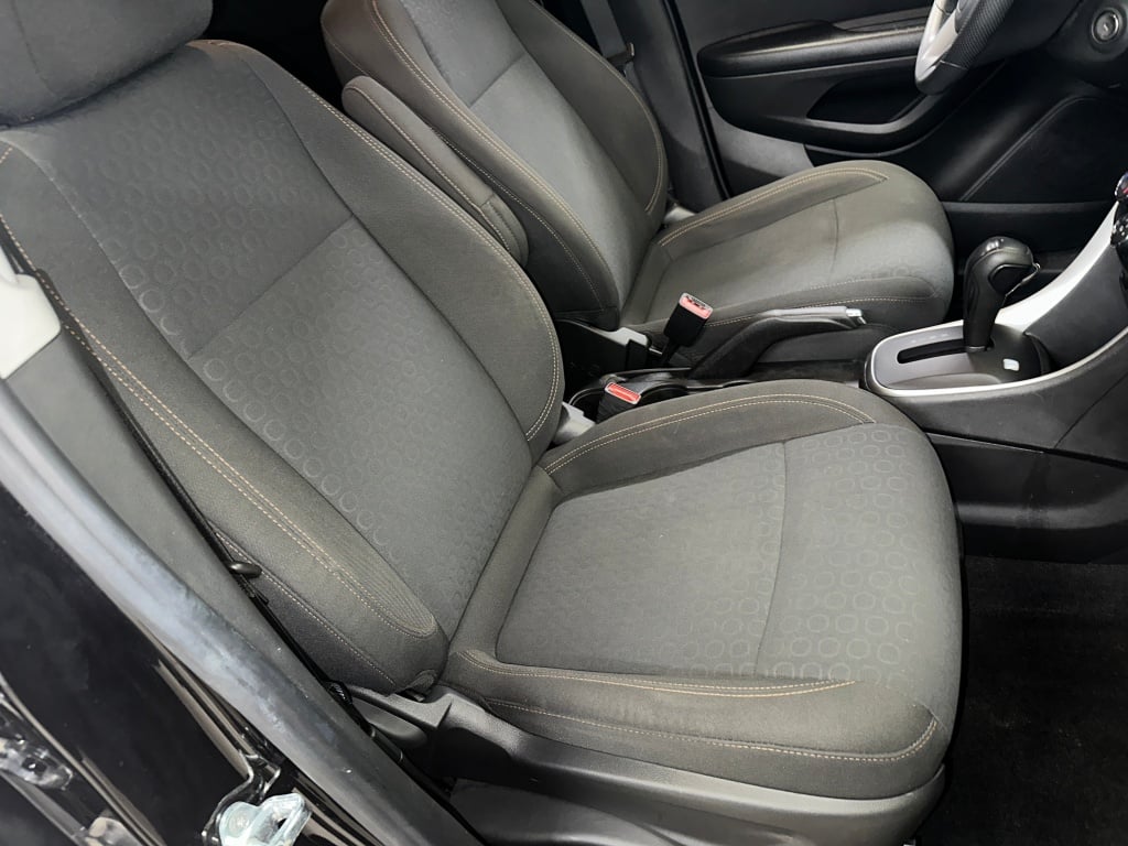 2022 Chevrolet Trax LS photo 23