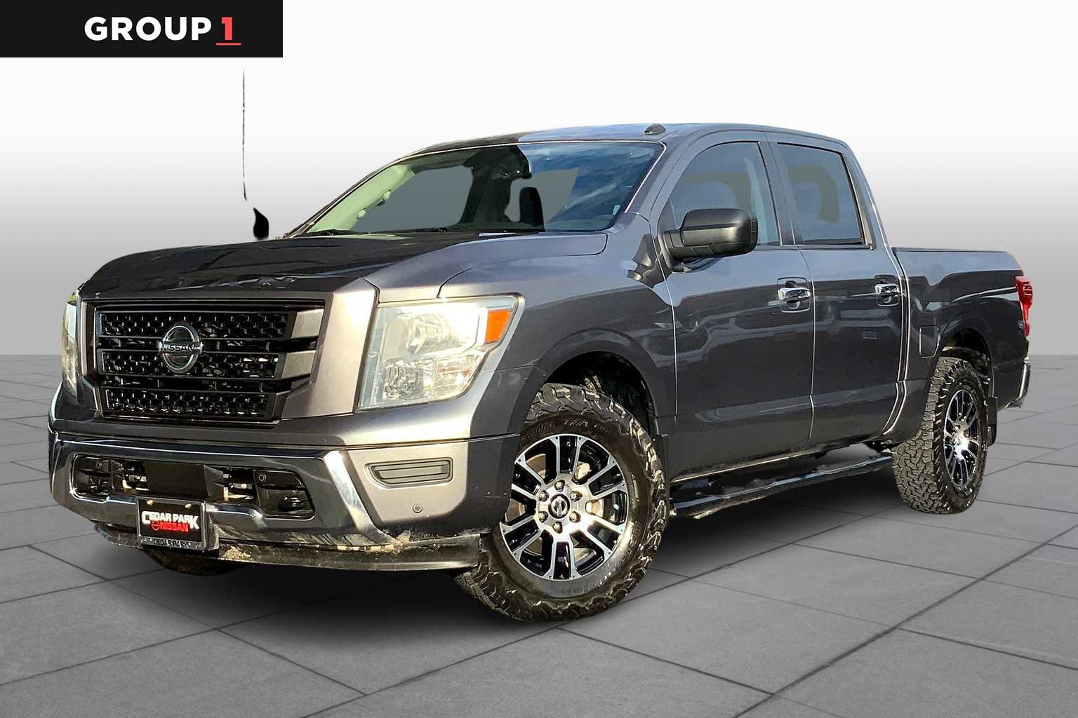 2021 Nissan Titan SV's photo