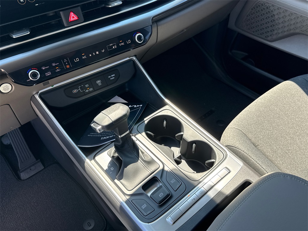 2026 Kia Carnival LX photo 26