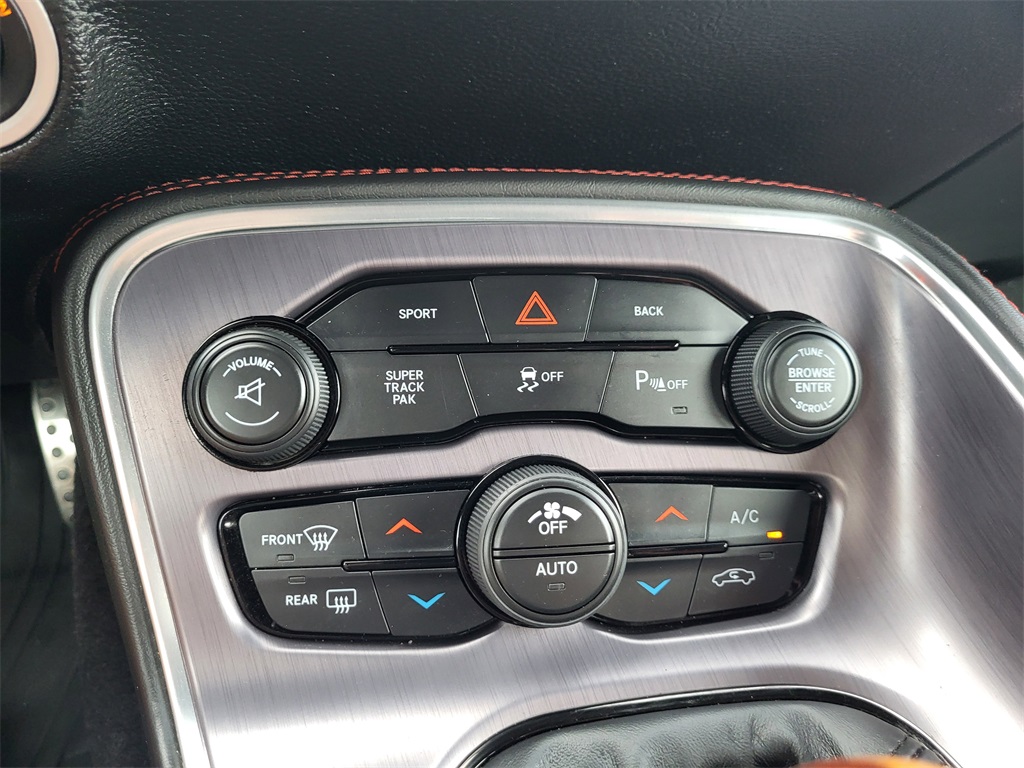 2016 Dodge Challenger R/T Scat Pack photo 21