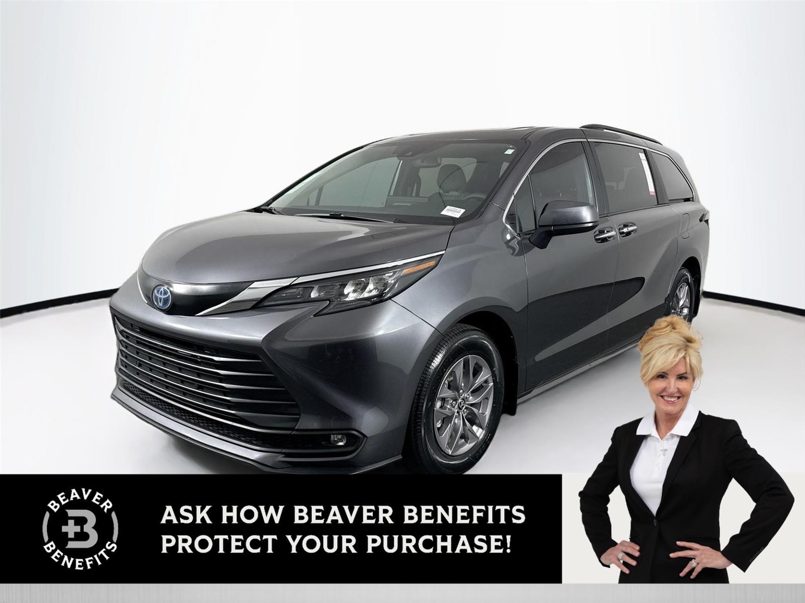 2025 Toyota Sienna XLE's photo