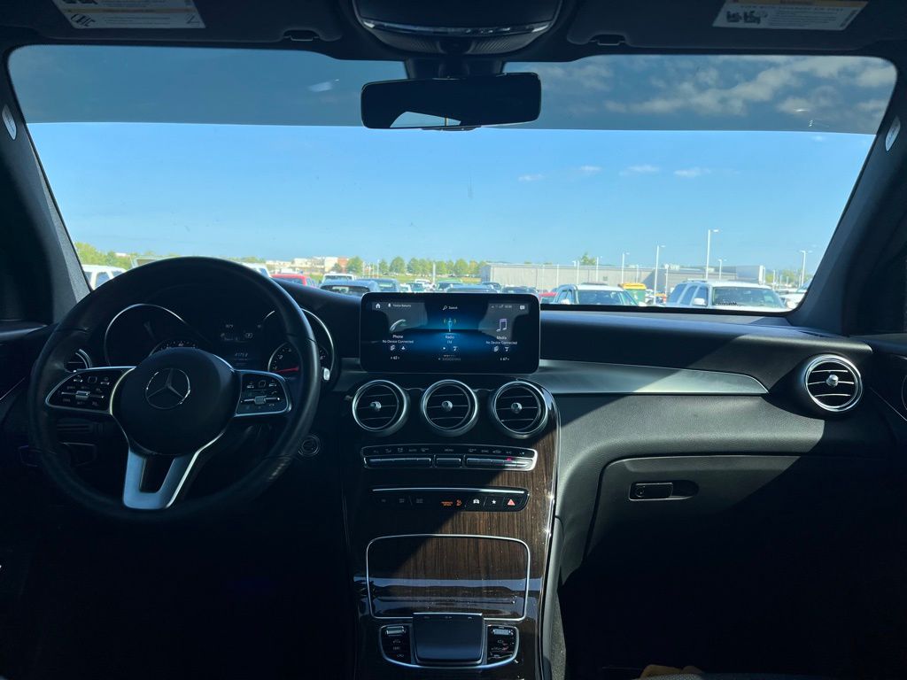 2021 Mercedes Benz GLC 300 photo 17