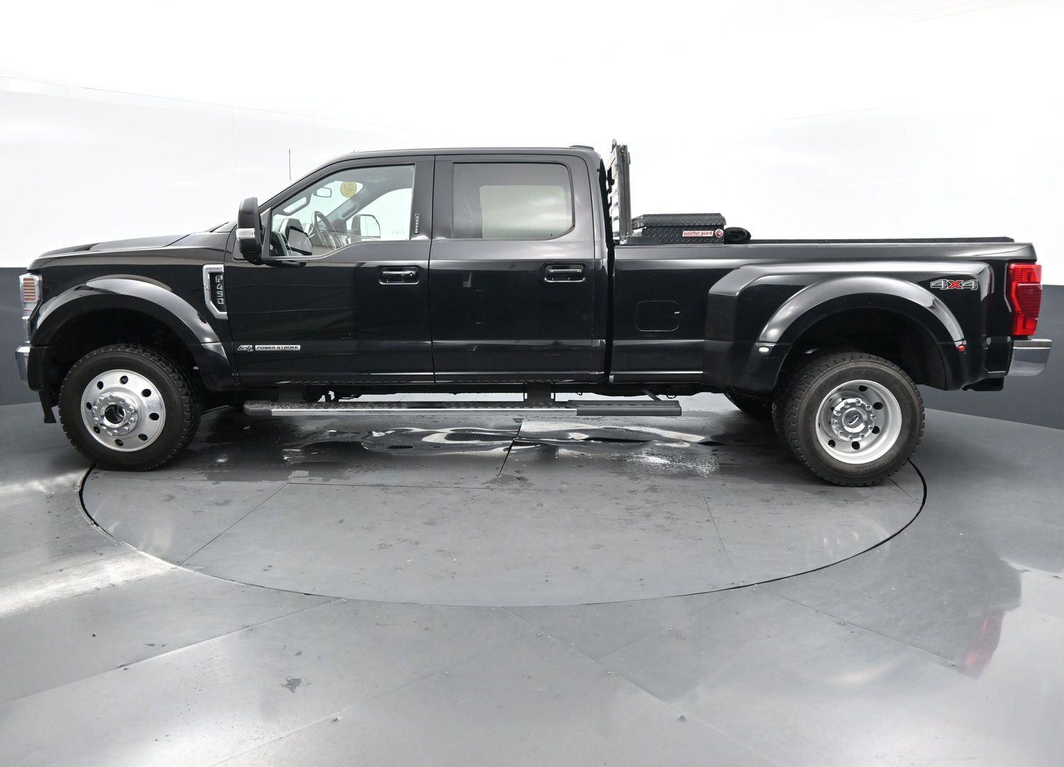 2022 Ford F-450 Lariat photo 2