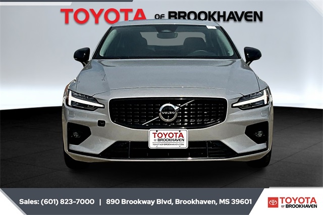 2024 Volvo S60 Ultimate photo 2