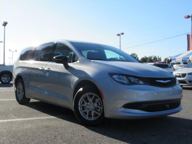 2026 Chrysler Voyager LX's photo